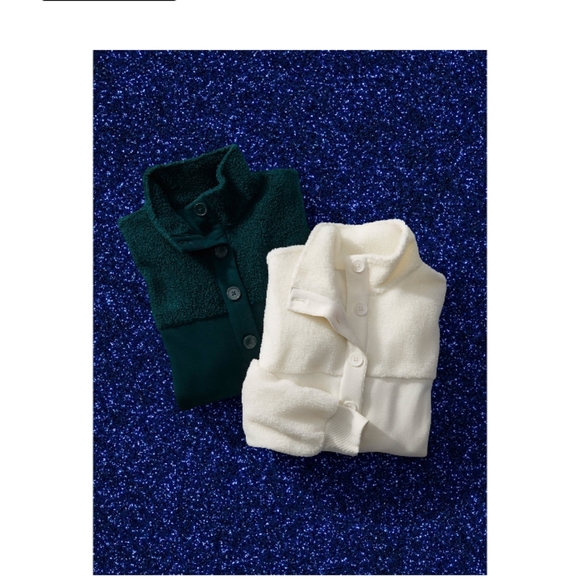 French Terry Red and faux Sherpa pullover with Kangaroo front pocket NWT - Picture 7 of 7